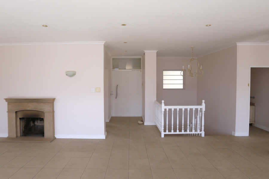 To Let 3 Bedroom Property for Rent in Fish Hoek Western Cape